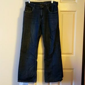Men's Loose Fit denim jeans. Size 32
